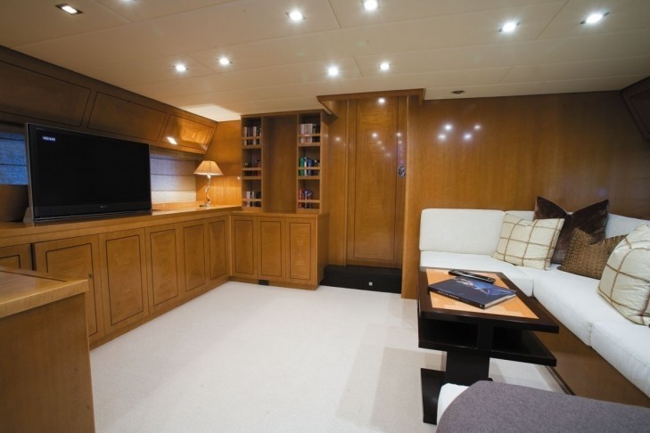The 27m Yacht CARAMIA
