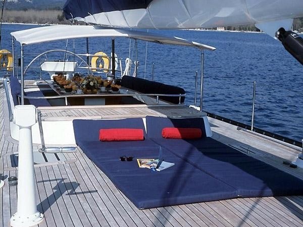 The 27m Yacht DARK STAR