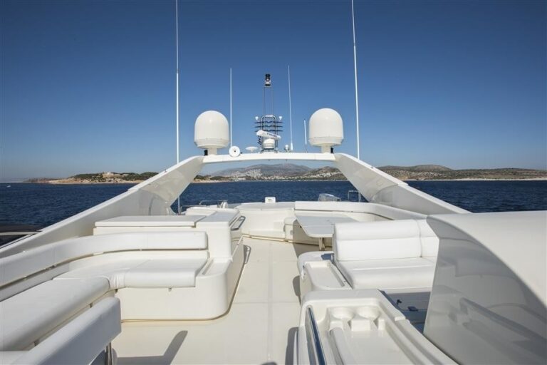 The 27m Yacht DAY OFF