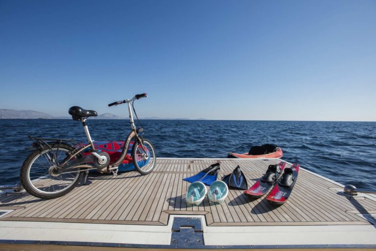 The 27m Yacht DAY OFF
