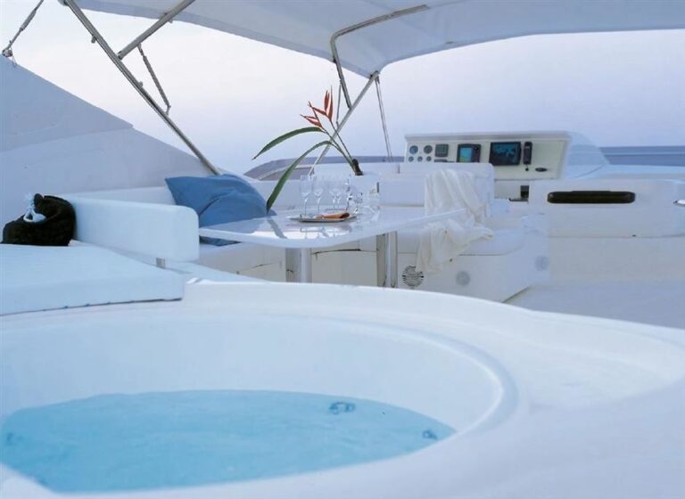 The 27m Yacht DAY OFF