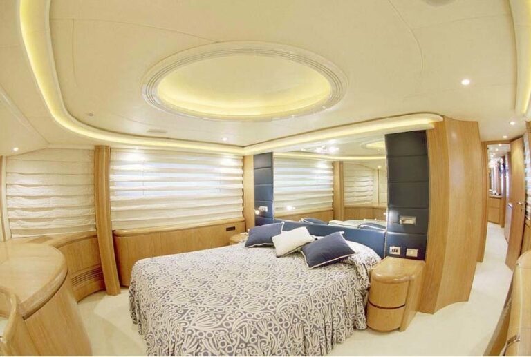 The 27m Yacht ERATO