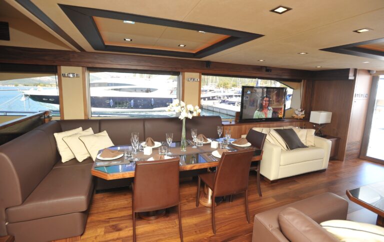 The 27m Yacht GATSBY