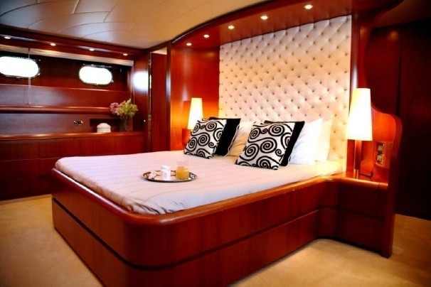 The 27m Yacht INCLINATION 1