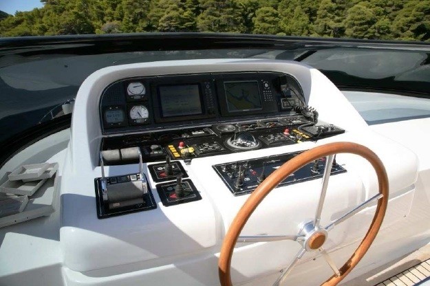 The 27m Yacht INCLINATION 1