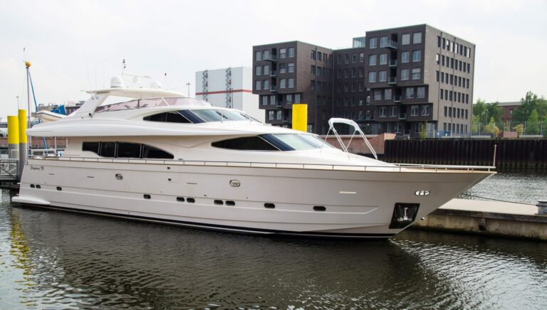 The 27m Yacht LADY MARCELLE