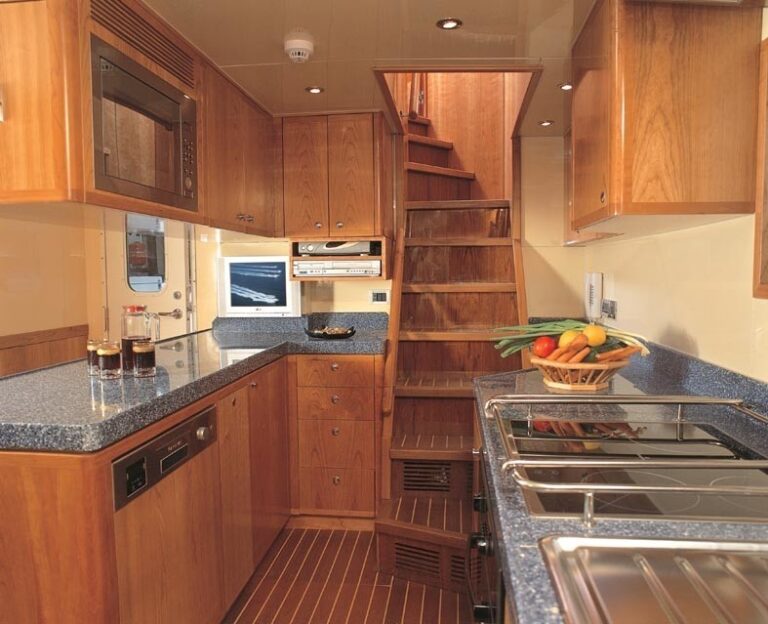 The 27m Yacht MAJESTY 88