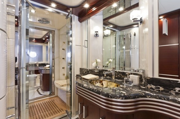 The 27m Yacht NASEEM