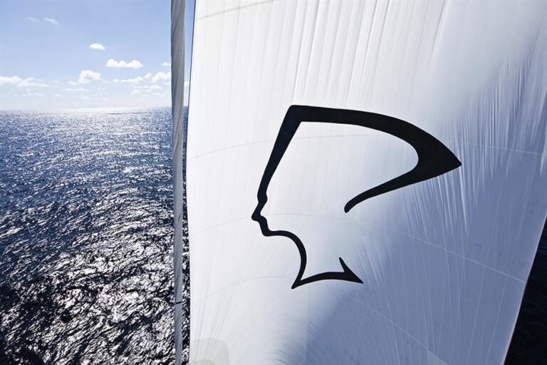 The 27m Yacht NEFERTITI