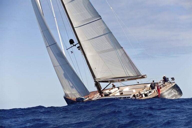 The 27m Yacht NEFERTITI