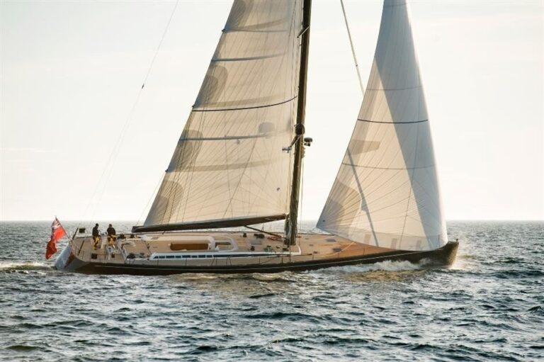 The 27m Yacht NEFERTITI