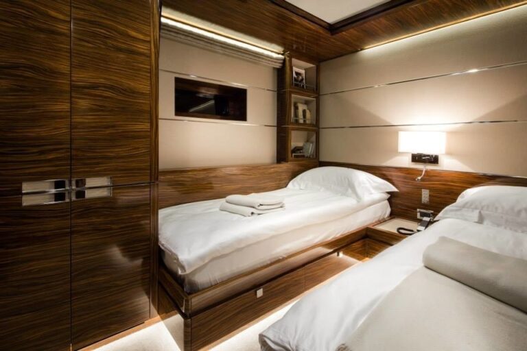 The 27m Yacht NOGA