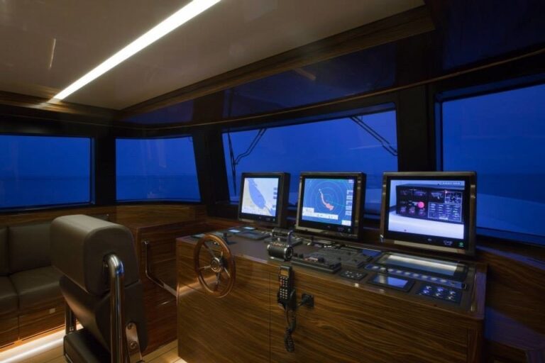 The 27m Yacht NOGA