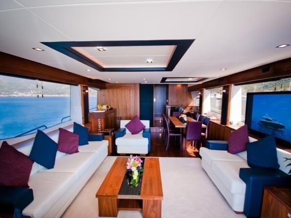 The 27m Yacht OOMKA