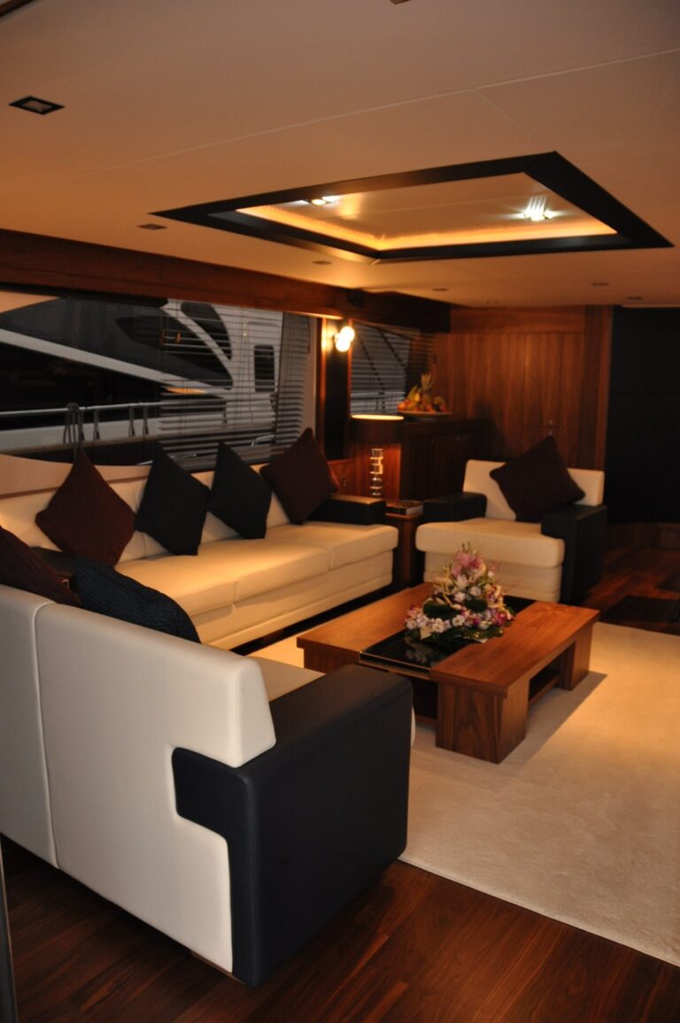 The 27m Yacht OOMKA