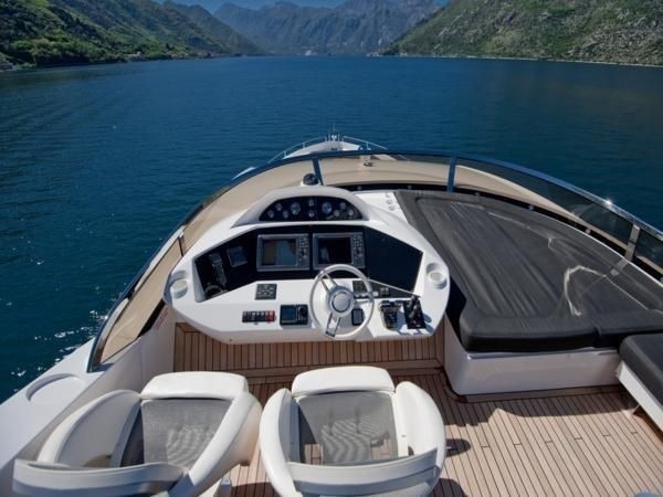The 27m Yacht OOMKA