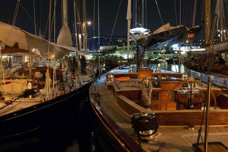 The 27m Yacht TEMPUS FUGIT