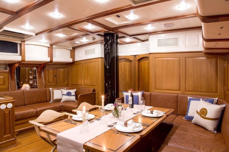 The 27m Yacht TEMPUS FUGIT