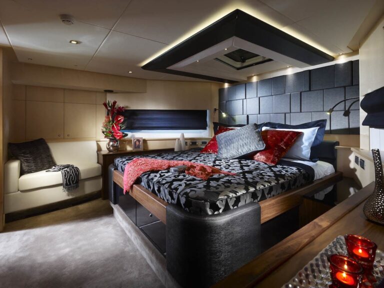 The 27m Yacht VEUVE