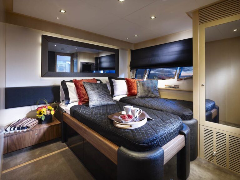 The 27m Yacht VEUVE