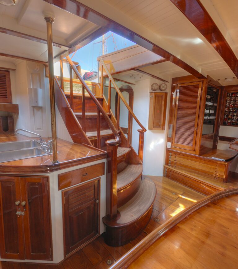 The 27m Yacht WHITEFIN