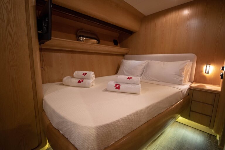 Guest double cabin