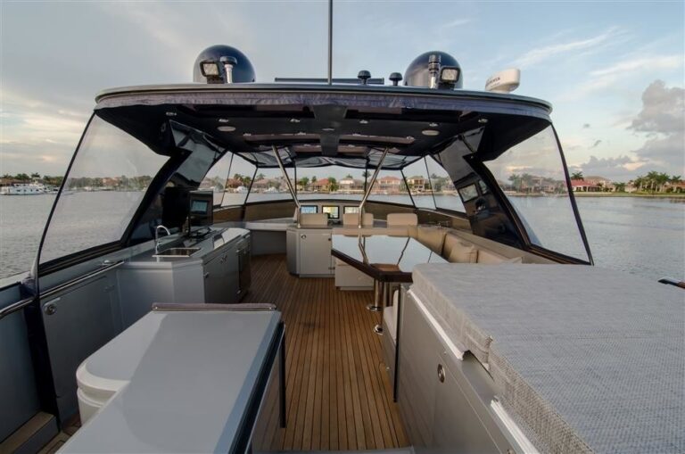 The 28m Yacht ALGORYTHM