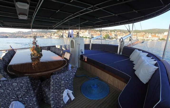 The 28m Yacht AURUM