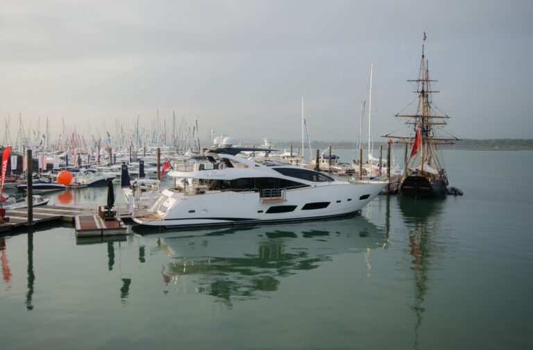 The 28m Yacht AUTUMN