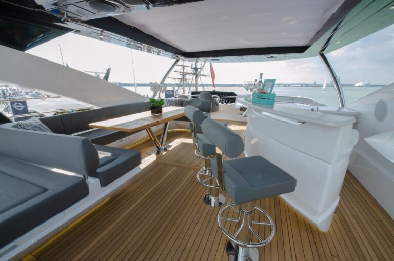The 28m Yacht AUTUMN