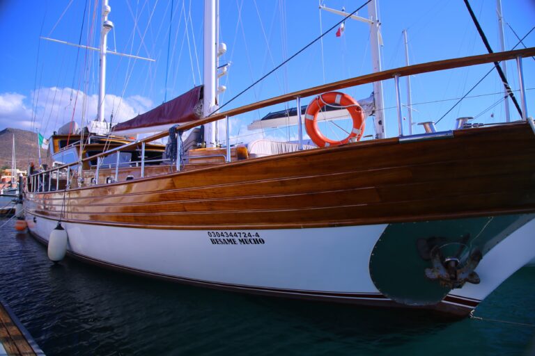 The 28m Yacht BESAME MUCHO