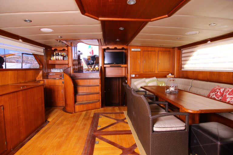 The 28m Yacht BESAME MUCHO