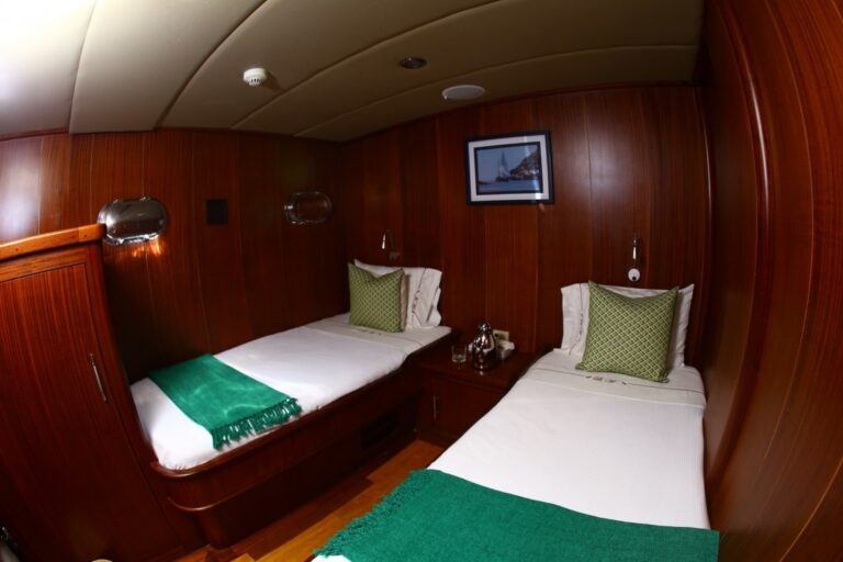 The 28m Yacht BESAME MUCHO