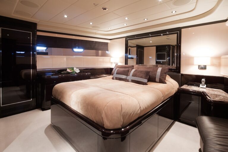 The 28m Yacht ENZO