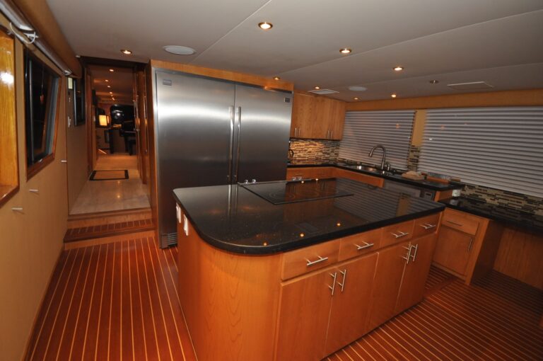 The 28m Yacht GOLDEN GIRL