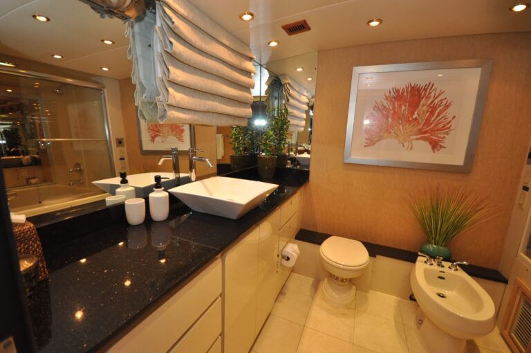 The 28m Yacht GOLDEN GIRL