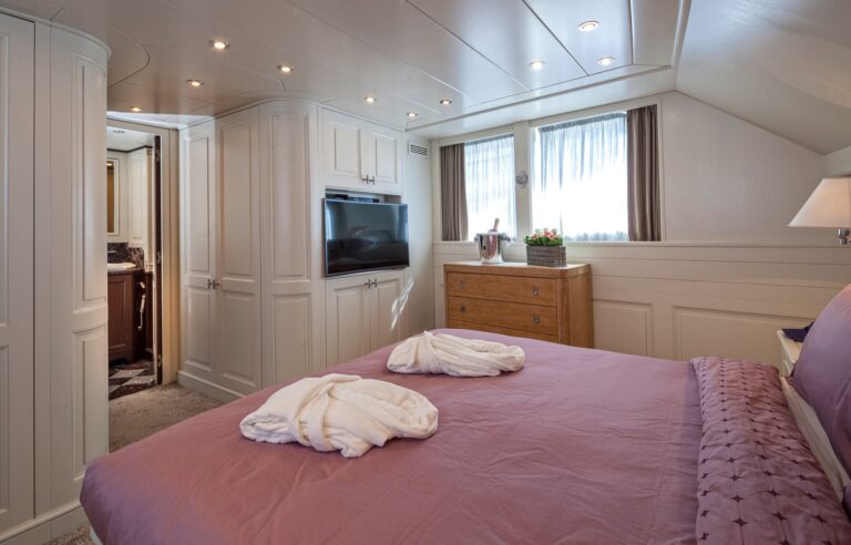 The 28m Yacht HARMONYA