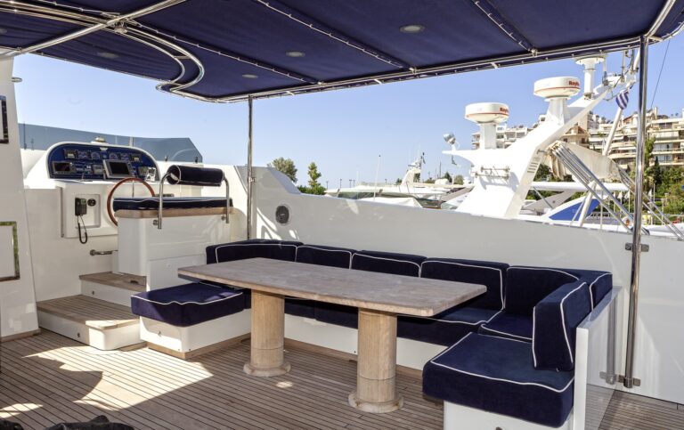 Life On Yacht HARMONYA
