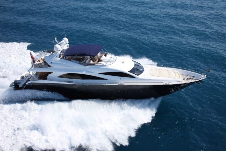 The 28m Yacht HONEY BEAR