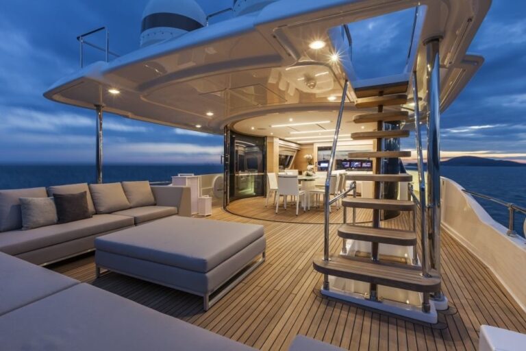 The 28m Yacht NAVETTA 28