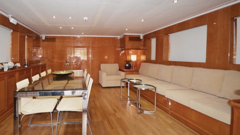 The 28m Yacht NIMIR