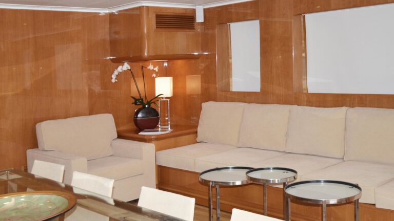 The 28m Yacht NIMIR