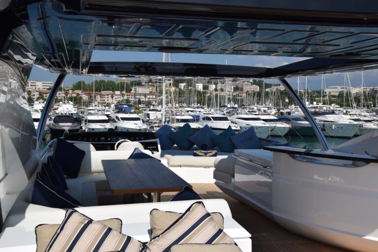 The 28m Yacht RAY III