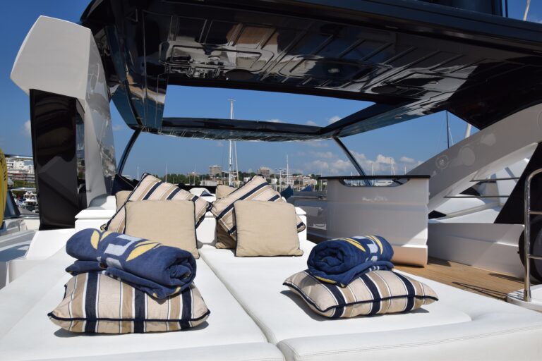 The 28m Yacht RAY III