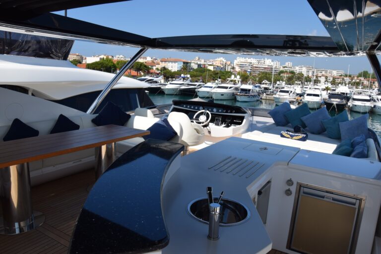 The 28m Yacht RAY III
