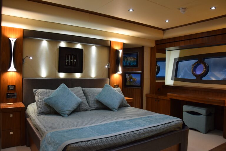 The 28m Yacht RAY III