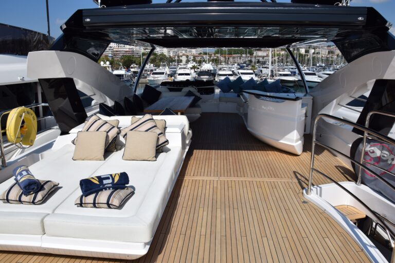The 28m Yacht RAY III