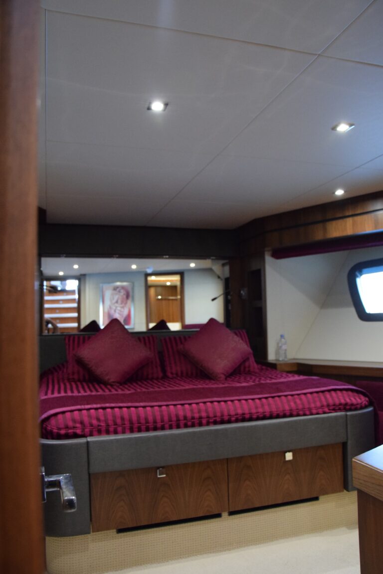 The 28m Yacht RAY III