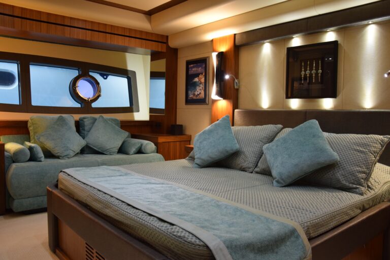 The 28m Yacht RAY III