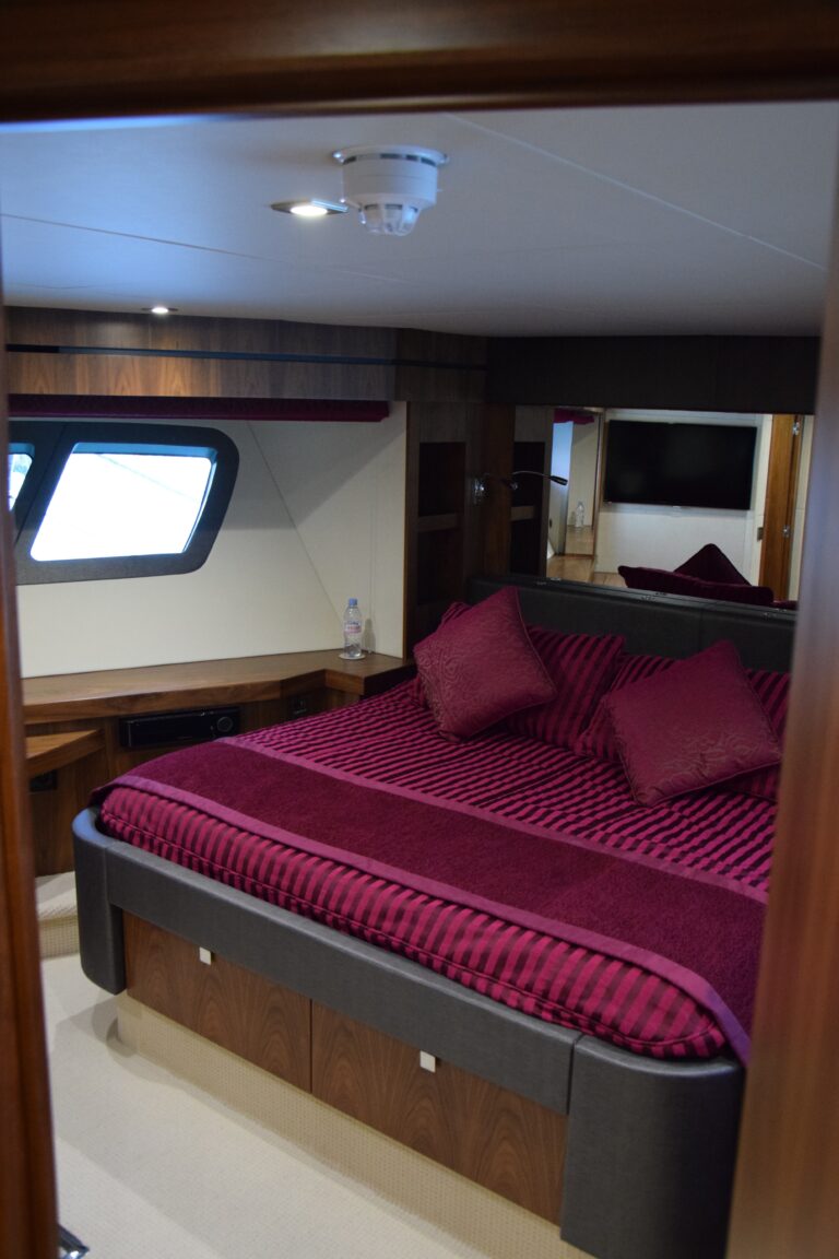 The 28m Yacht RAY III